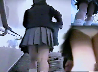 制服女子の白い木綿の純情ヨレパンや美脚OLのパンスト越し汗で湿ったパンティとか。。
