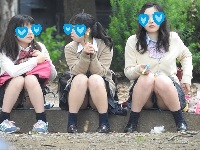 激安＆大特価販売！！お座りお姉さん発見！！（ＦＨＤ）大変です！！パンツが見えてますよ３６～４０
