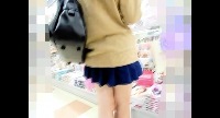 【再販】本屋でプリプリお尻の制服娘