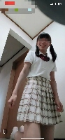超かわいい子制服で足上げ？ちらちら配信