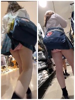 引っかかってピンクパンティ丸見えJK